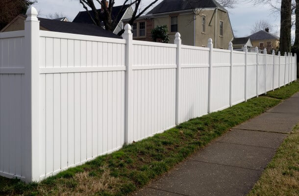 Is Vinyl or Wood Fencing Better For Your Home?