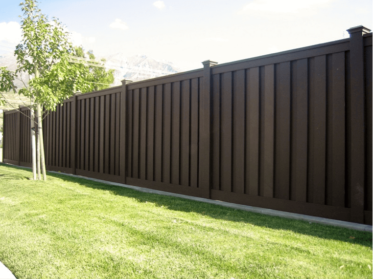 Tips for Choosing Fencing in Extreme Heat Climates