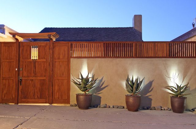 How to Choose Fencing for Modern Desert Homes