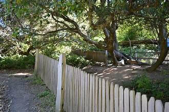 Fencing in Earthquake-Prone Areas
