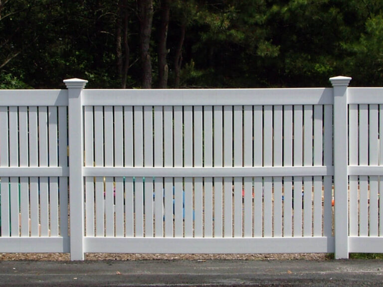 The Pros And Cons of Vinyl Semi-Privacy Fencing
